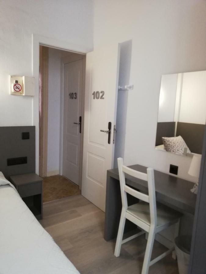 Hostal Parellades シッチェス エクステリア 写真